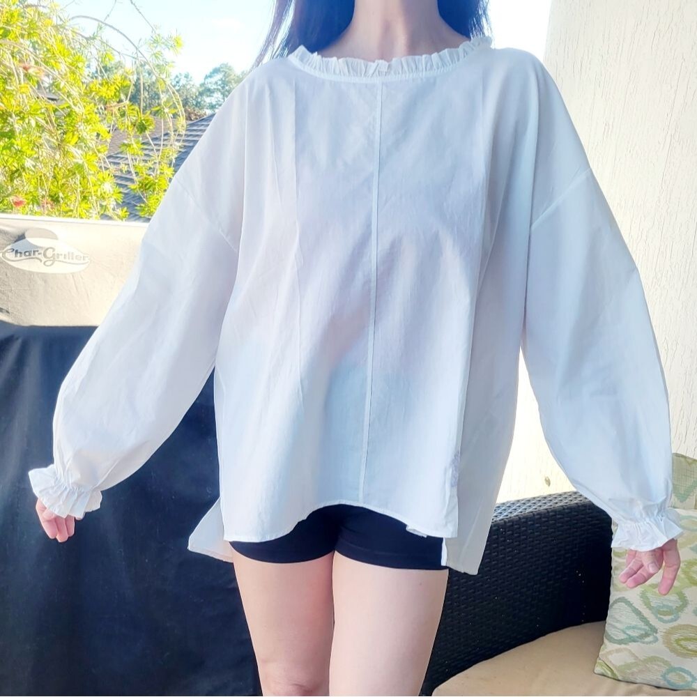 NWOT Embroidered White Cotton Ruffle High-Low Blouse